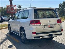 تۆیۆتا لاند کروزەر